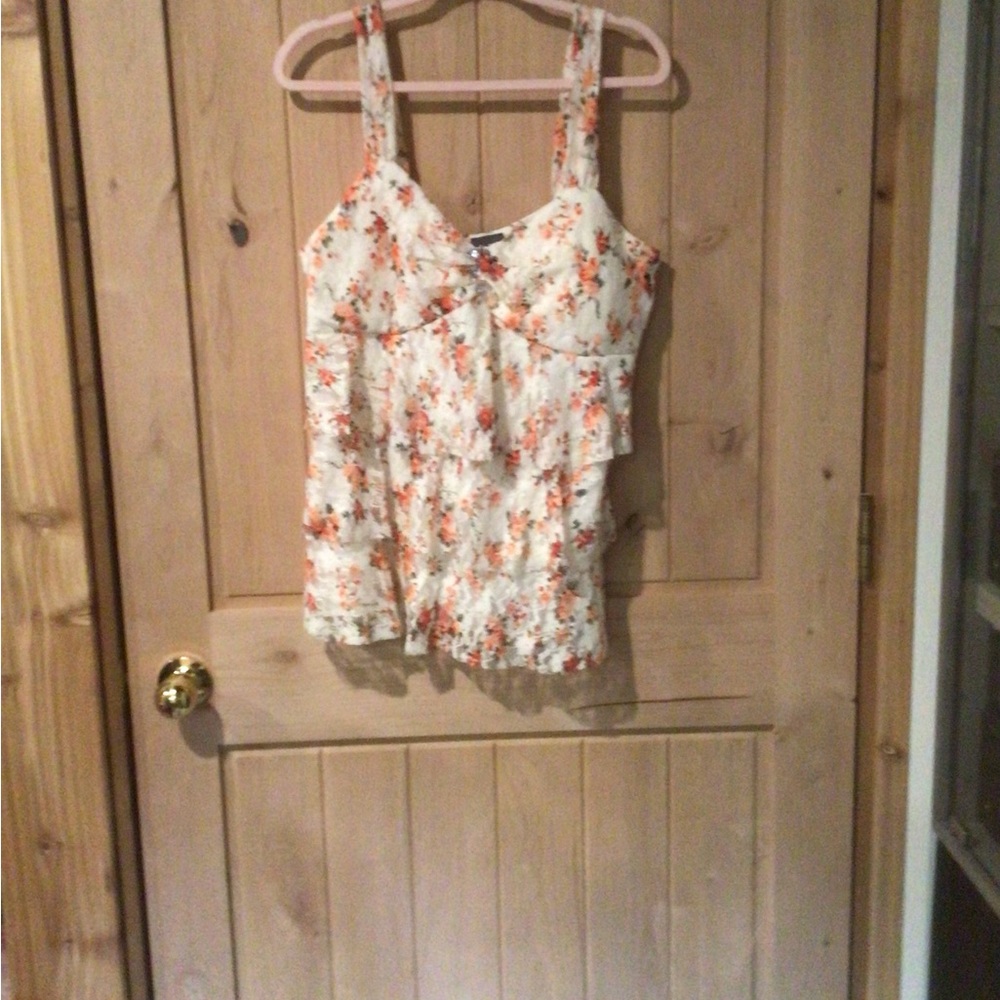 🔥🔥NWOT never worn. Ladies lace cami top. Beautiful colors!!  Excellent condition